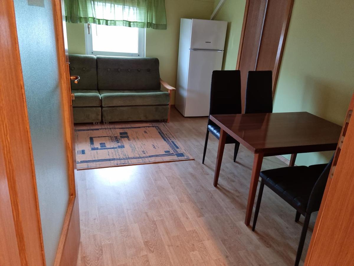 Emi 1 Apartment Vir Ngoại thất bức ảnh